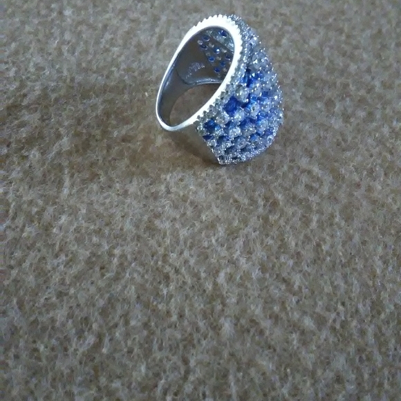 NWOT beautiful size 5 💍 ring - Picture 3 of 8